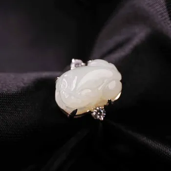 

Natural jade and Tian Yu women S925 silver-encrusted jade white jade to create a wealth of evil mouth opening ring gi
