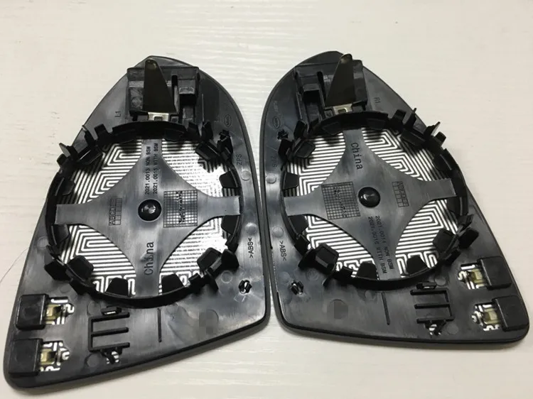 For VW Golf 7 7.5 GTI R Lane Change Assist System Rearview Mirror Glass Lens