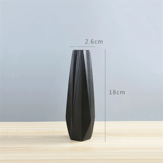 現代のシンプルなセラミック花瓶白 黒卓上折り紙花瓶ヨーロッパファッション植木鉢創造的な結婚式のギフト家の装飾 Aliexpress ホーム ガーデン 現代のシンプルなセラミック花瓶白 黒卓上折り紙花瓶ヨーロッパファッション植木鉢創造的な結婚式のギフト家の装飾 Aliexpress ホーム ガーデン