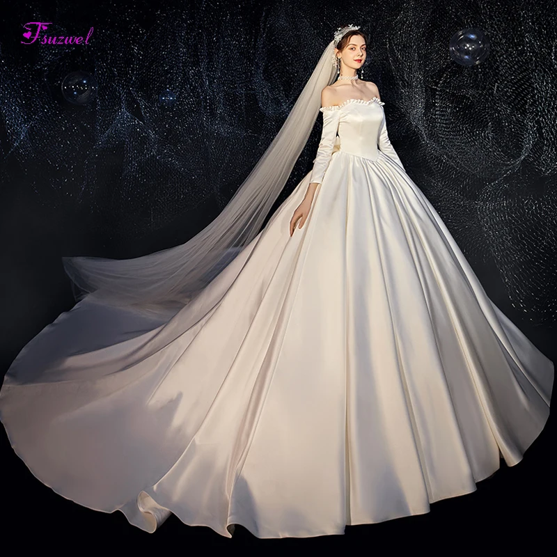 

Fsuzwel Elegant Boat Neck Lace Up A-Line Wedding Dresses 2019 Luxury Chapel Train Satin Long Sleeve Vintage Bride Gown Plus Size