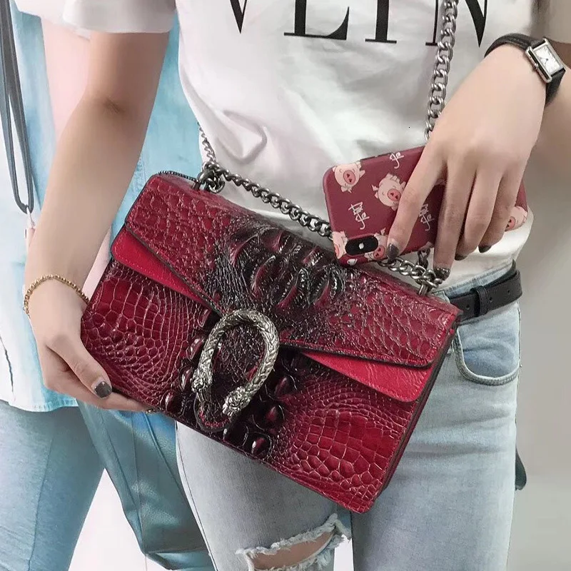 

Genuine Leather Bag Woman Package 2019 Crocodile Grain Single Shoulder Package Oblique Satchel England Chain Package