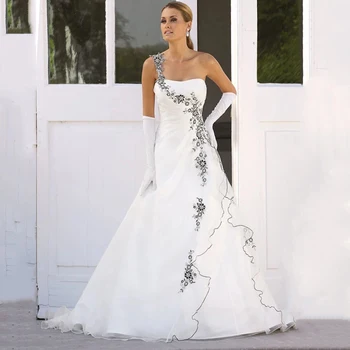 

Romantic Floor Length Wedding Gowns Elegant Black Lace Wedding Dress Vestidos de novia A Line One Shoulder Bridal Dress