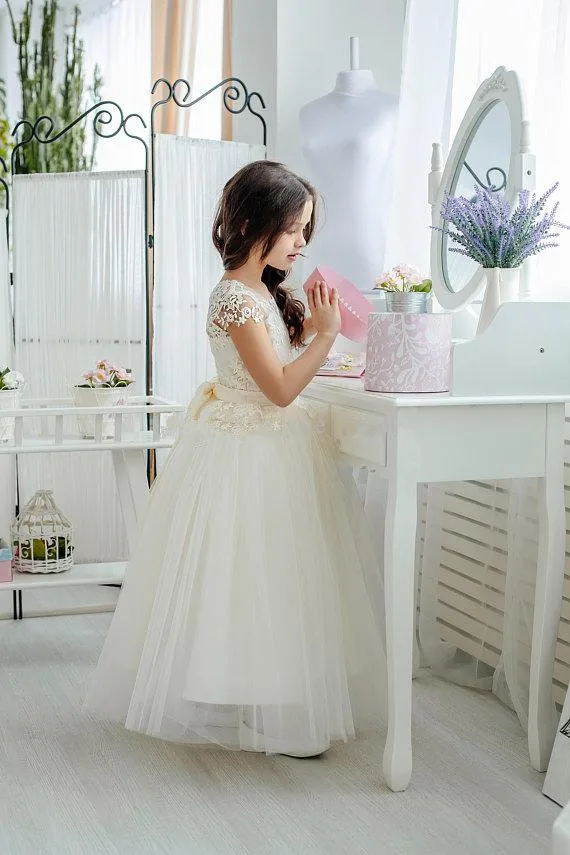 cute-princess-flower-girls-dresses-lace-tulle-floor-length-cap-sleeves-birthday-party-dresses-first-communion-dresses-with-ribbon-sash (1)_副本