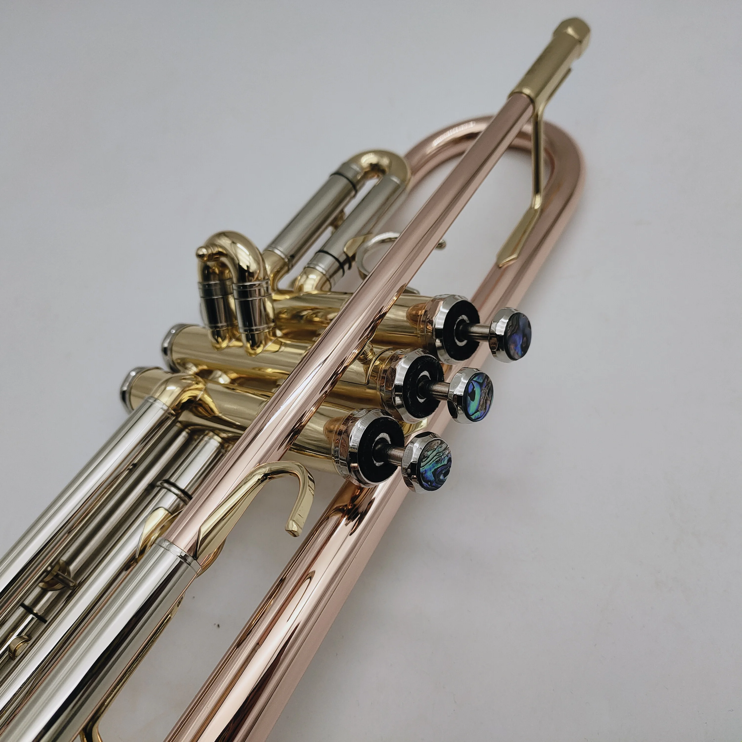 Hot Selling Brand Bach LT180S-39 Trumpet Bb Brass Musical instrument Professional with Case Accessories