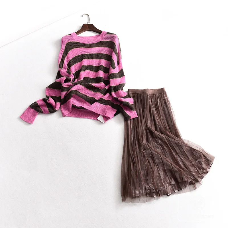 

A Generation of Elegant Stripes Crew Neck Pullover Knitting Shirt + Mesh Skirt Two-Piece Women's Entity