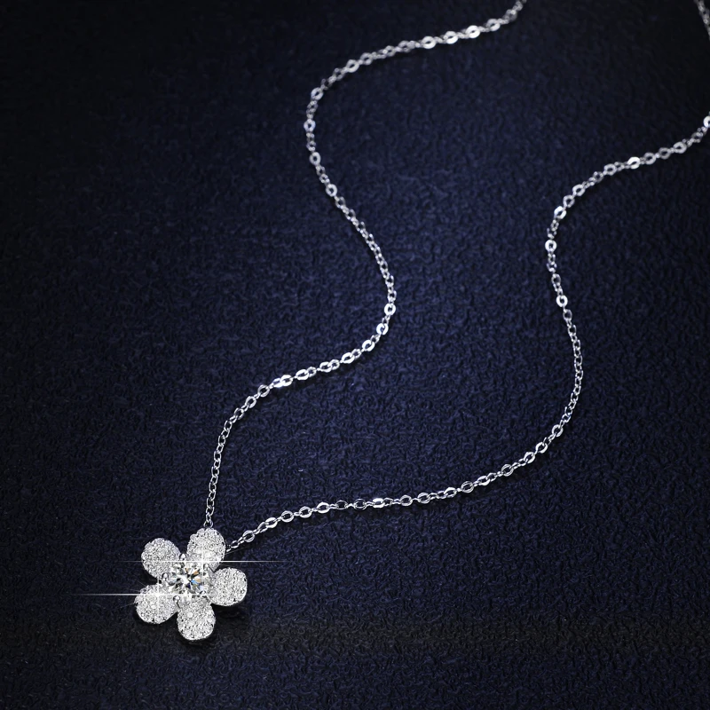 925 Sterling Silver Pendant 0.5 Carat Moissanite Necklace Women Fashion Flower Style Wedding Jewelry Free Bone Chain