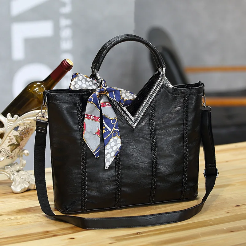 

2017 Korean-style New Style Hand Large Bag Women's Fashion Cool GIRL'S One-Shoulder Large Bag WOMEN'S Bag V Silk Scarves Silk Fa
