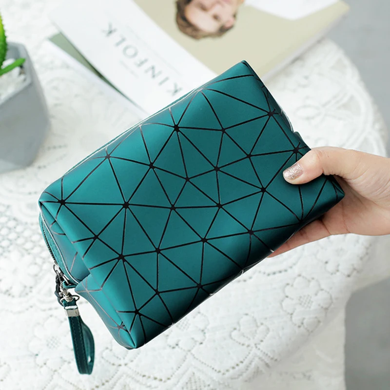 

The portable PU Zipper Cosmetic Bag Women Luminous Makeup Bag Geometric Women's Cosmetics Organizer Folding Travel Make Up Bag