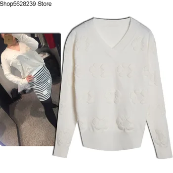 

Small Xiangfeng Flowers Three-dimensional Slim Fit V Collar Backing Knitting Shirt Sweater Female C