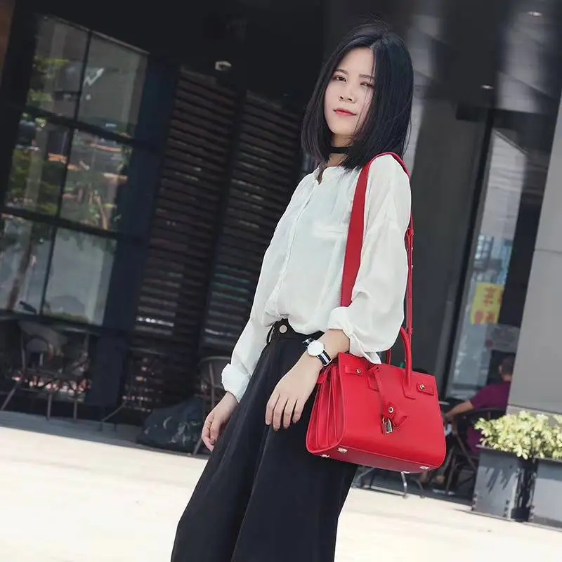 New Cow Leather Tote Bag Commuter Portable Organ Bag Lock Head One-shoulder Slanted Women's Bag