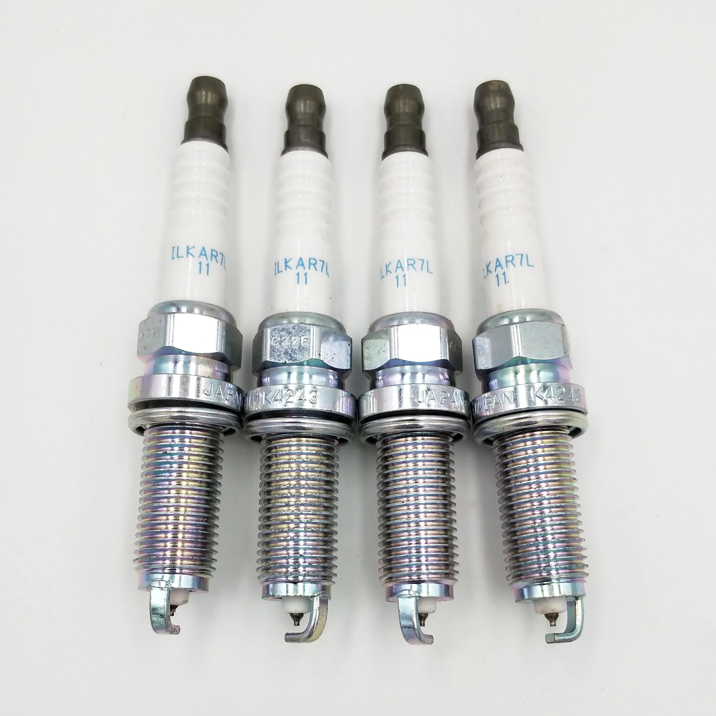 4 шт. ILKAR7L11 PE5R-18-110 иридиевая Свеча зажигания PE5R18110