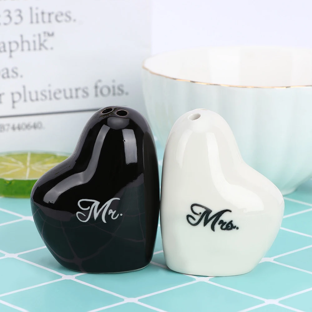Wedding Heart Shape Seasoning Bottle Ceramic Mr. and Mrs. Salt Pepper Shakers Party Favors Canister Set Shaker | Дом и сад