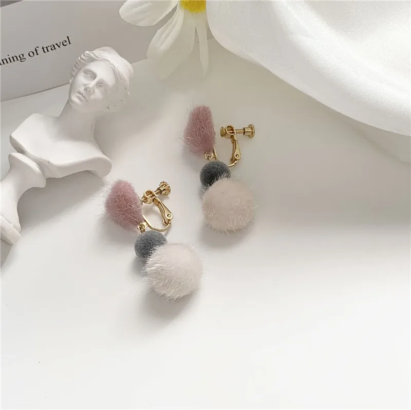 gold hoop earrings trendy Korean Style Sweet Lovely Pink Heart Plush Ball Clip on Earrings 2020 New Gray Hair Pom Pom Ball Clip Earrings No Piercing Women top Trendy Earrings