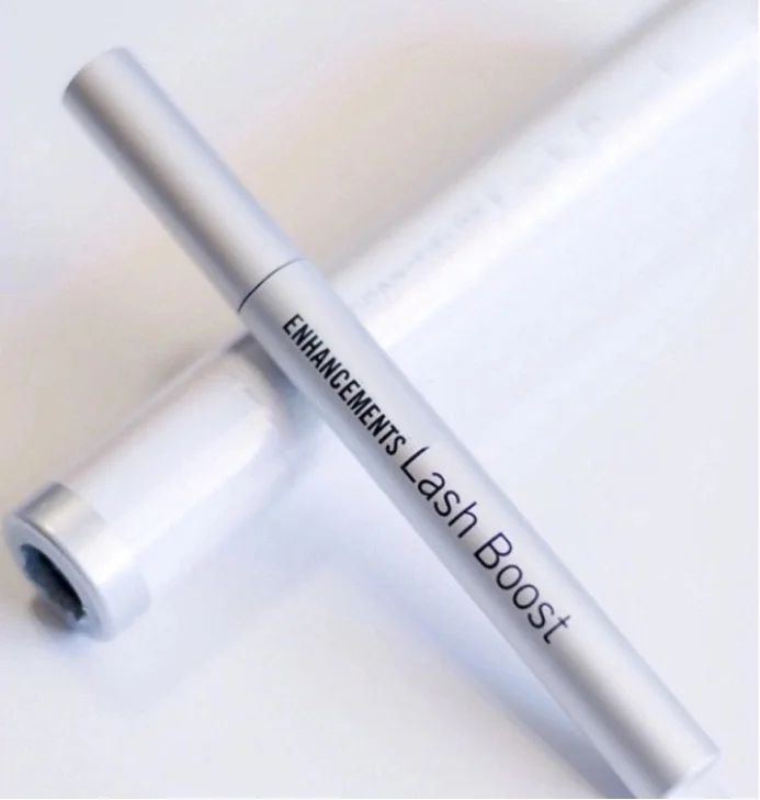 

Hot Eyelash Extension Eyelash Treatment Growth Longlasting Eyelashes and Thicker Eyebrows Rapid Lash 5ml