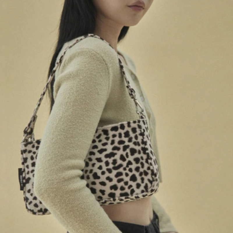 

Retro Leopard velvet Small Flap Bag Women Handbags Autumn And Winter New Baguette Bags Casual Commuter Bags Chic Underarm Bag