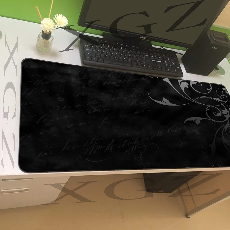 Большой игровой коврик для мыши XGZ на черном фоне с застежкой по краю клавиатуры