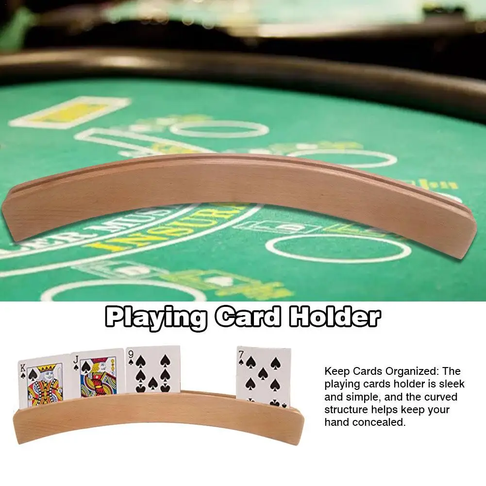 Dados De Jogo De Craps De Sorte E Cartões De Poker Vintage Com Ases  Vencedores E Amuleto De Boa Sorte Do Jogador Na Mesa De Madeira Rústica No  Salão De Jogos Ocidental