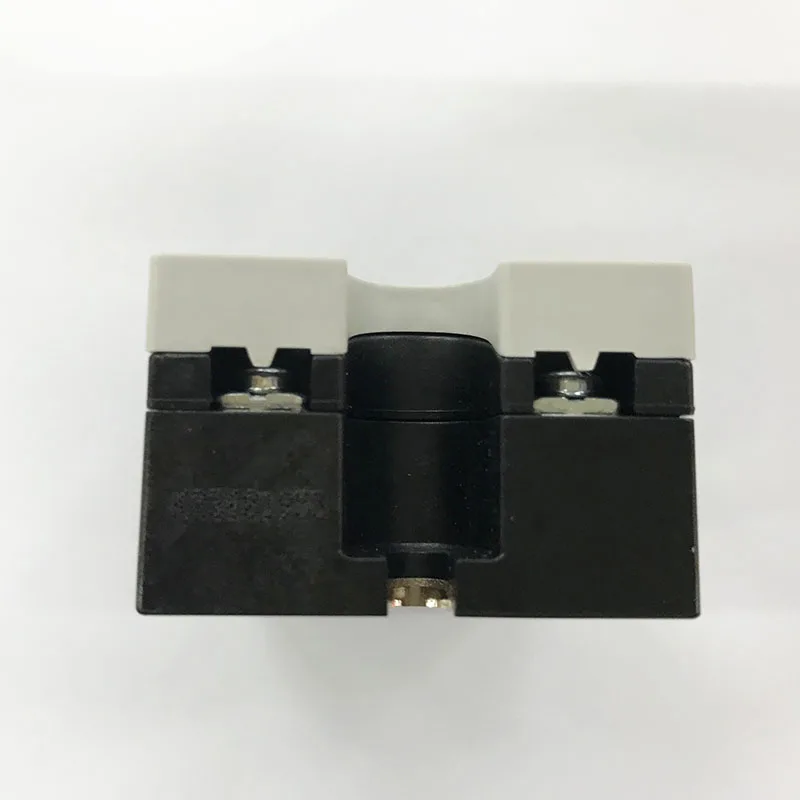 

RM1A40D75 protection relay 220v AC module new original