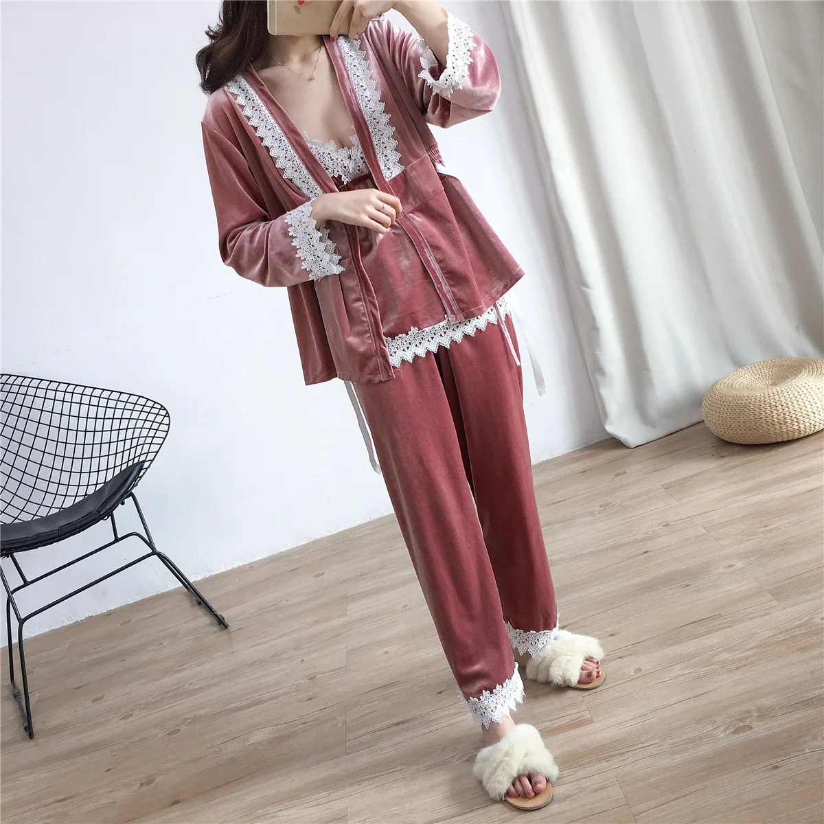 Пижама для женщин, сексуальная Золотая Бархатная Пижама, комплект из 3 предметов, топы с длинными рукавами+ халат+ штаны, домашний сервис, Осеннее Женское ночное белье