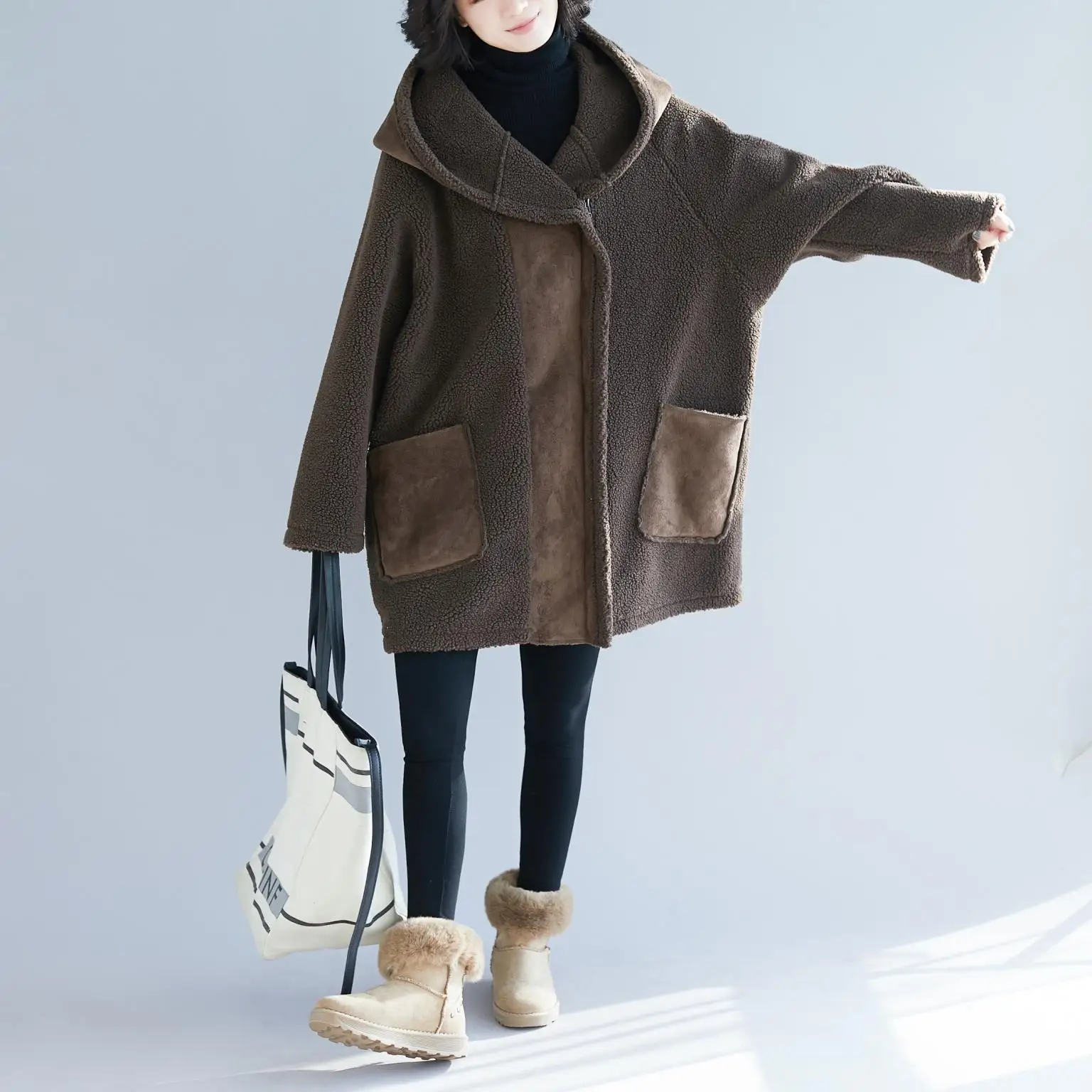 Модное новое пальто, меховые пальто, утепленное пальто из меха ягненка, женское длинное Свободное пальто с капюшоном