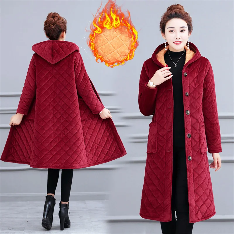 Рисунок 4 - Облегающее пальто с капюшоном для