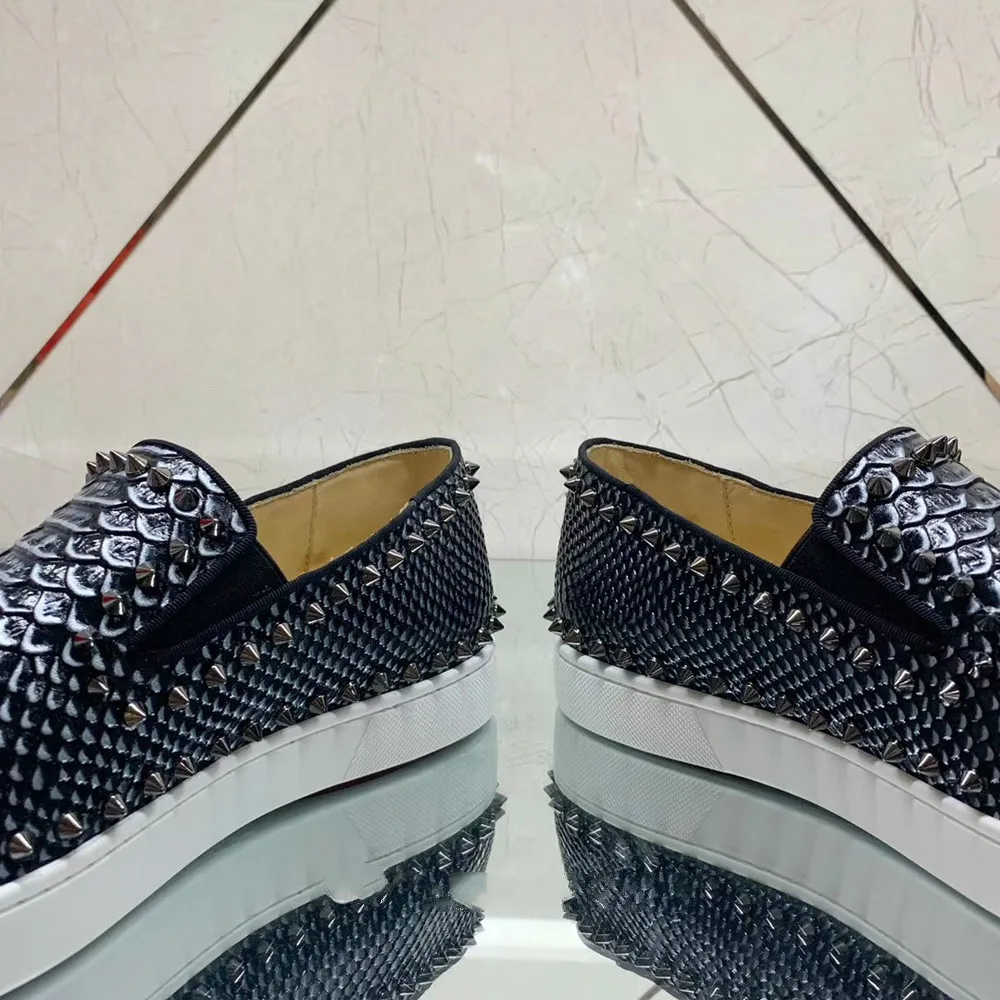 Luxury Black with silver Snake leather circle rivet Slip On Low Cut for Men Red bottoms shoes Sneakers casual footwear