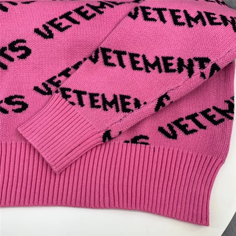 VETEMENTS Allover Logo Sweater Men Women 1:1 High Quality Sweatshirts Vetements Crewneck Hoodie Thick material VTM Inside Tag cardigan male