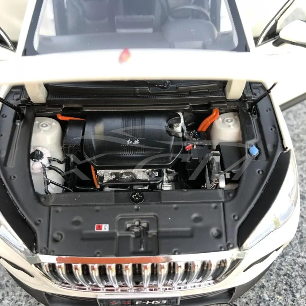 Литая под давлением модель автомобиля век Дракон Hongqi E-HS3 SUV 1:18(белый)+ маленький подарок