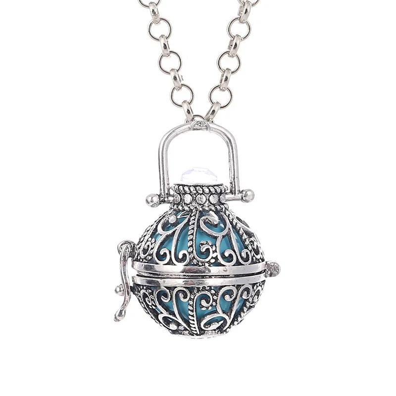 

Trendy Retro Hollow Perfume Diffusion Long Sweater Chain Pendant Aromatherapy Necklace Woman Jewelry Valentine's Day Gift