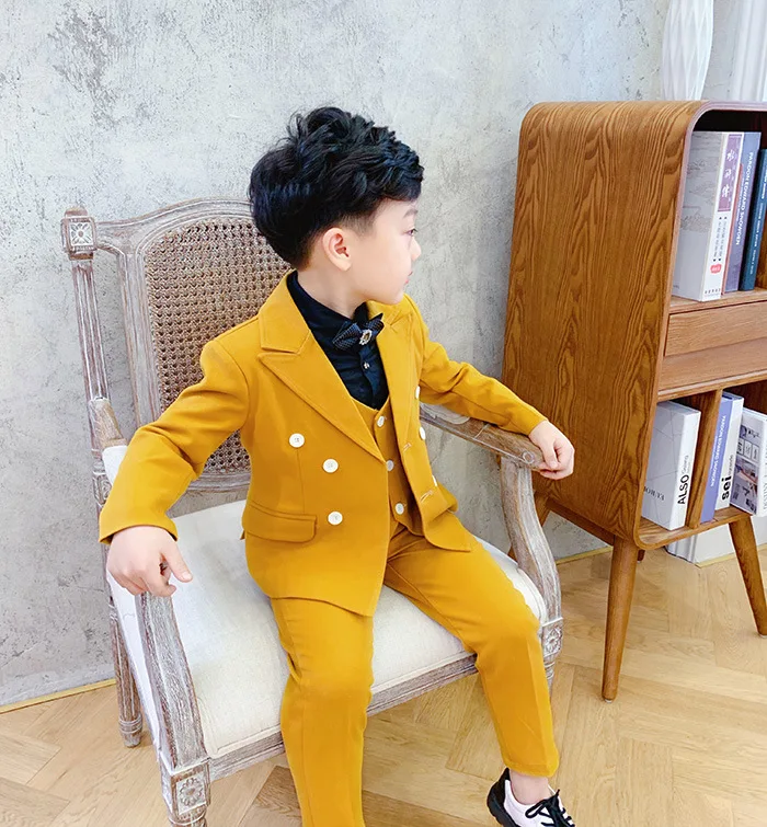 12045030437_1081127772