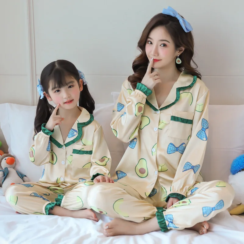 

Children's Clothing Sets Silk Family Matching Outfits Cartoon Printed Pajamas for Kids Nightwear Mommy and Me Clothes Pijama