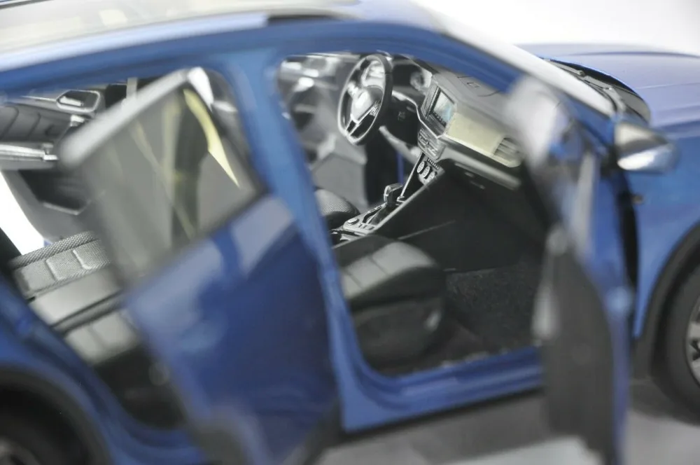 1:18 литье под давлением модель для Volkswagen VW Tayron SUV Игрушечная машина из сплава миниатюрная коллекция подарок TROC T Roc