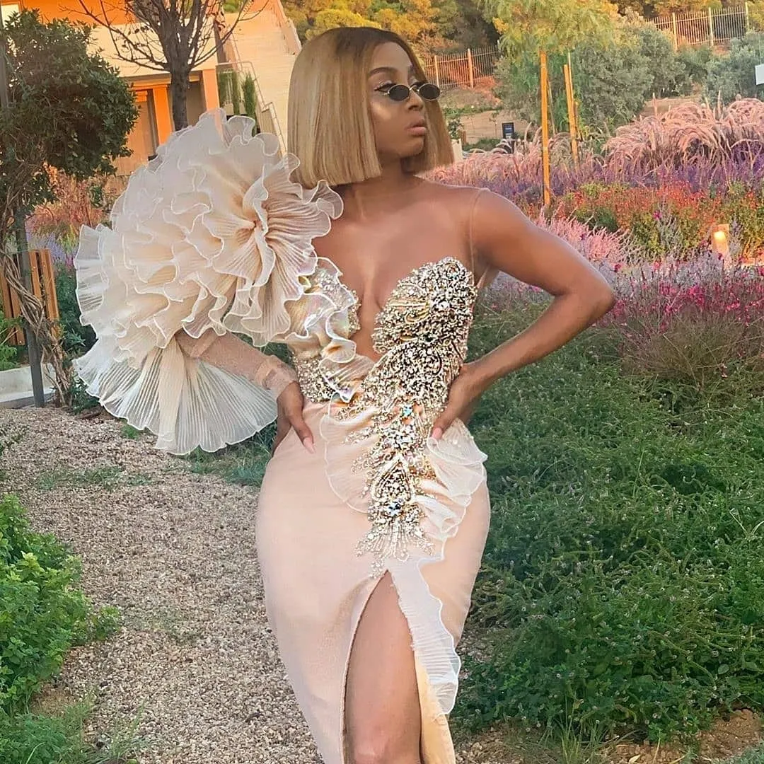 

Prom Gowns Pleat Bead Custom Made vestido de curto Knee Length Party Dress One Shoulder Slit Prom Gown Africa robe de soiree