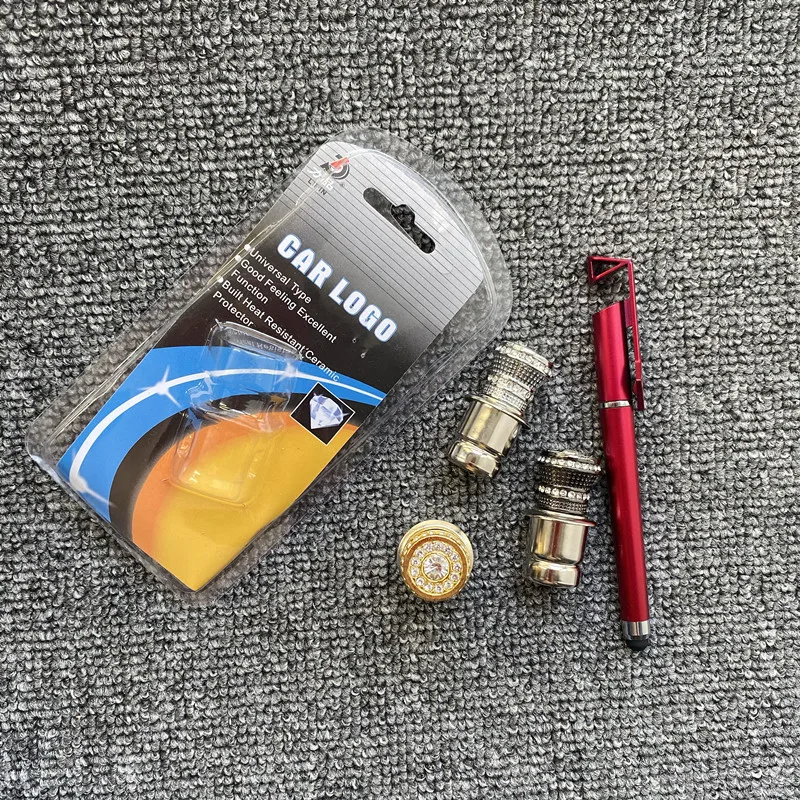 

Yi Heart Yi Heart Auto Cigarette Lighter Modified Dad Full of Crystals Car Accessories Car Mounted Igniter Car