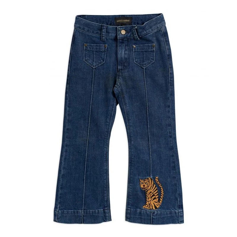 11744933711_1245469904