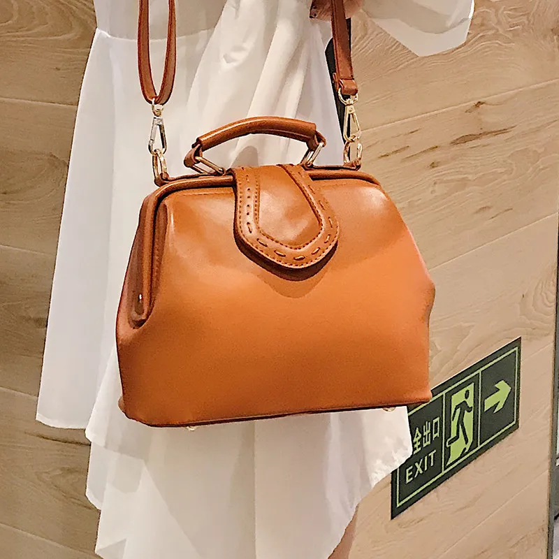 

New fashion 3 Ways Usage Female Doctor Crossbody Handbag Women Handbag PU leather Shoulder Bag Rivets Casual Famous Brand