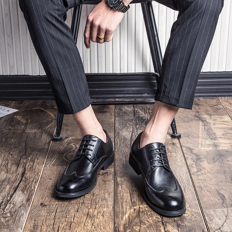 С перфорацией типа «броги»; нарядные туфли для мужчин корова Кожаные модельные туфли обувь Для мужчин из натуральной кожи в стиле ретро острый носок оксфорды мужчин обувь со шнуровкой; большие размеры 38-46