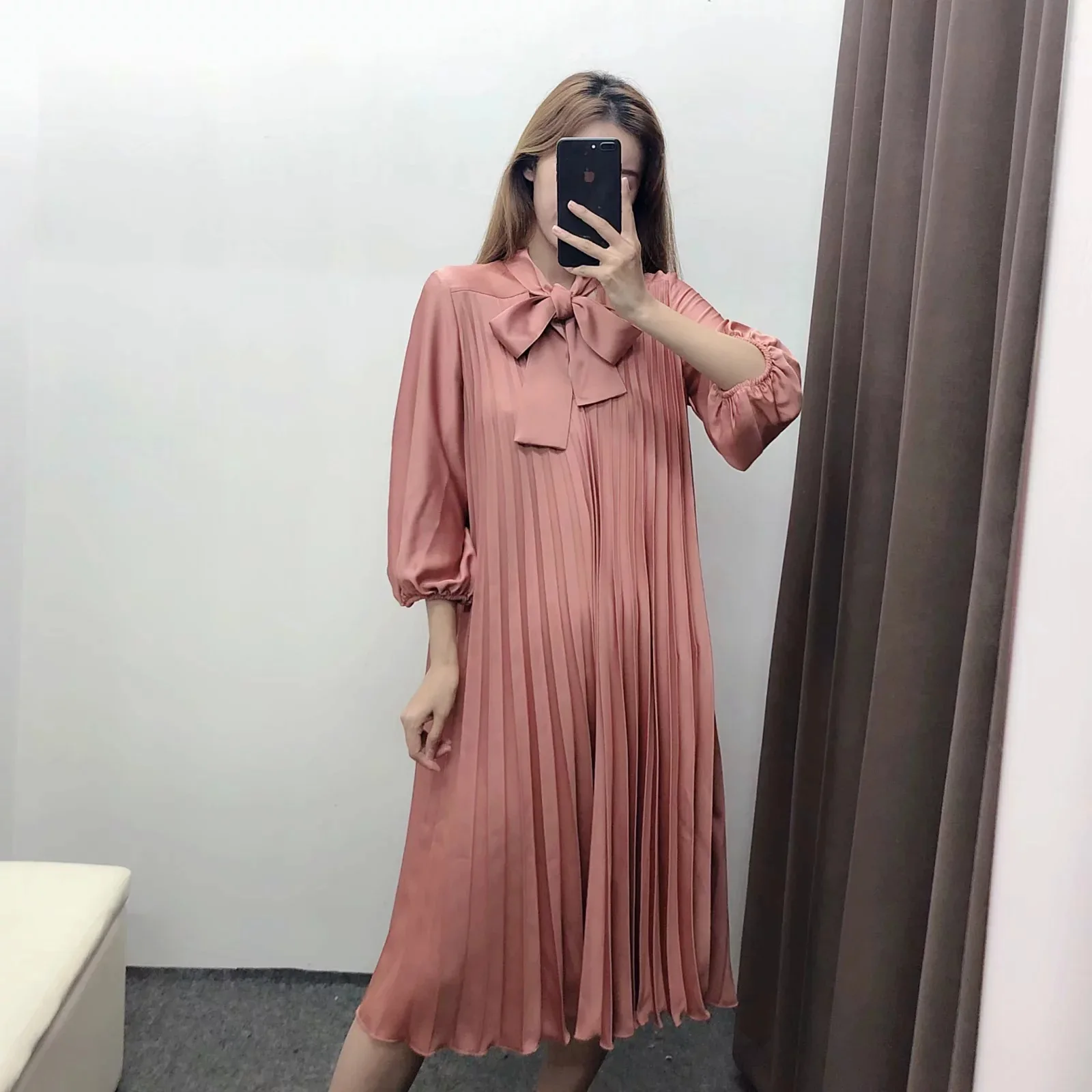 

Western Style 2019 Autumn New Style Satin Textured Lace-up French Small Pleated Dress Women's 01971970613