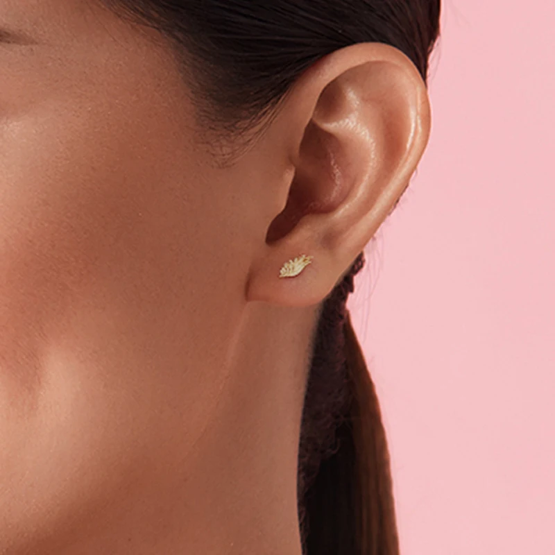 Aide 925 prata esterlina branco cz pedra flor cobra parafuso prisioneiro brincos para mulher zircรฃo em forma de olho anjo asa cartilagem orelha studs