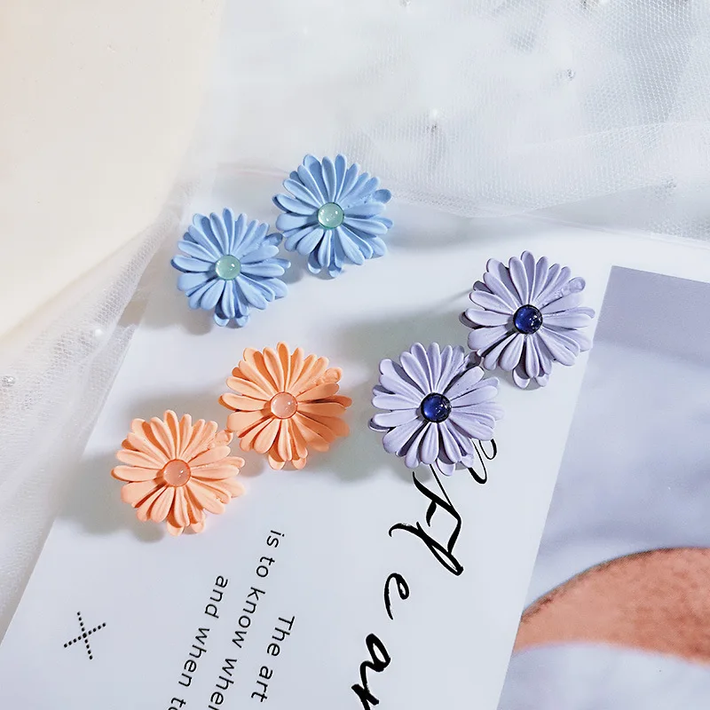 

Korean Cute Little Daisy Flowers Stud Earrings For Women 2019 New Fashion Sweet Bohemian Earrings Wholesale Jewelry