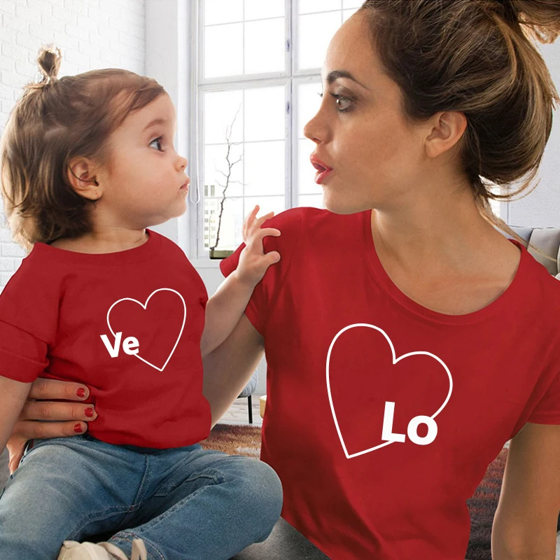 Camisetas familiares a la moda para madre e hija, ropa con estampado romántico, Tops de algodón, aspecto familiar, ropa para niños y niñas