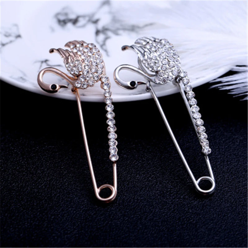 

Swan Brooches pin Simple Animal Pins Gifts for Friends Party Brooch Badge Decorative Jewelry Custom Fashion Sweater Coat Dress