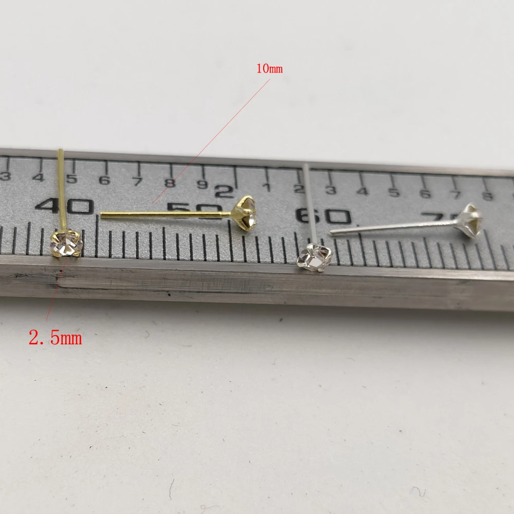 24G 100% 2.5mm 크리스탈 코 핀 스터드 남여 인도 코 피어싱 쥬얼리 20 개/갑