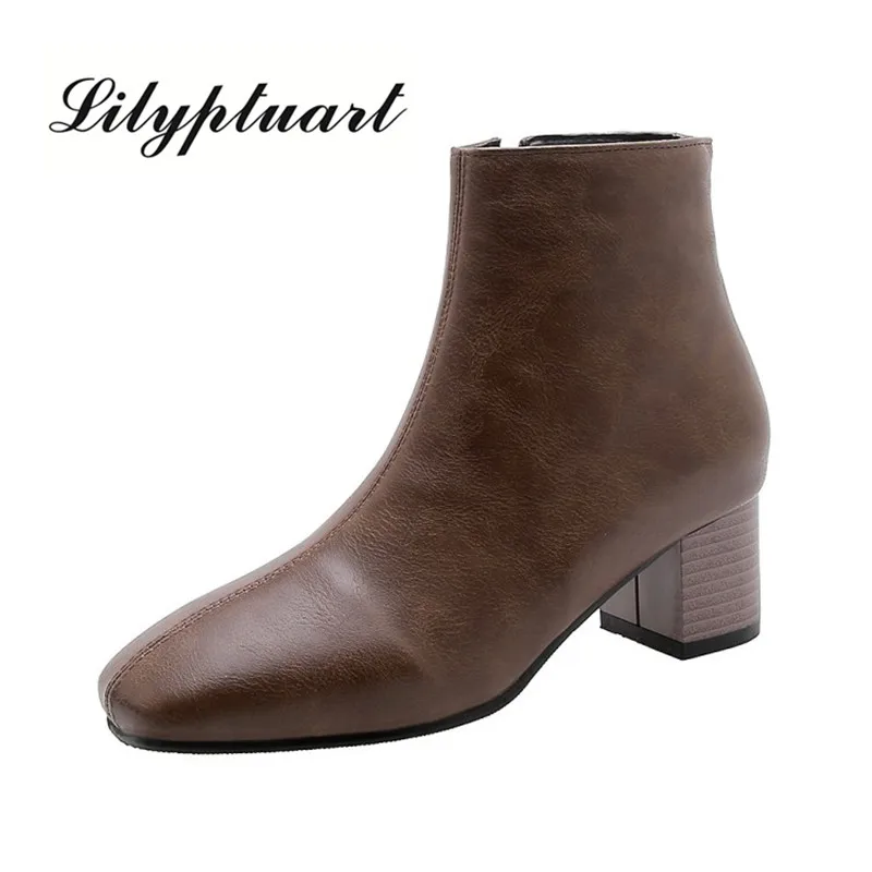 

2019 Europe and the United States winter square head retro low boots thick middle heel side zip fashion short boots women