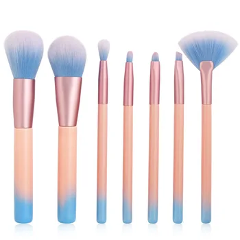 

Set of 7 makeup brushes