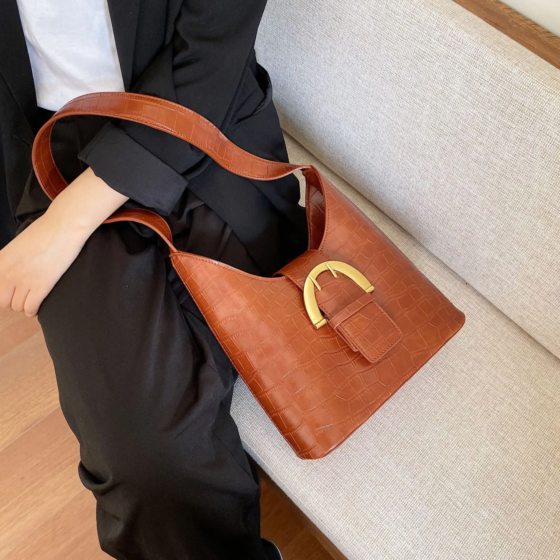 

Retro Large Capacity Bag Women's 2019 Autumn And Winter New Style Fashion Stone Pattern Bucket Bag Versatile Shoulder Bag