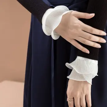 

Women Detachable Pleated False Flare Sleeve Solid Color Pleated Layered False Cuffs Decorative Clothing Accessory
