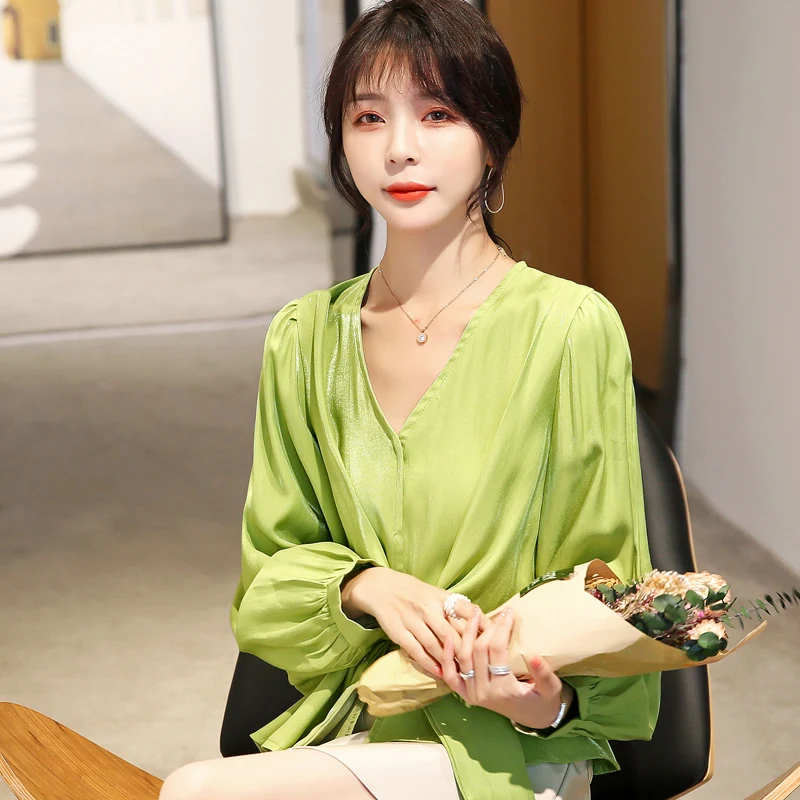 

Autumn Korean Fashion Silk Women Blouses Satin Green Women Shirts Plus Size XL Womens Tops and Blouses Ladies Tops
