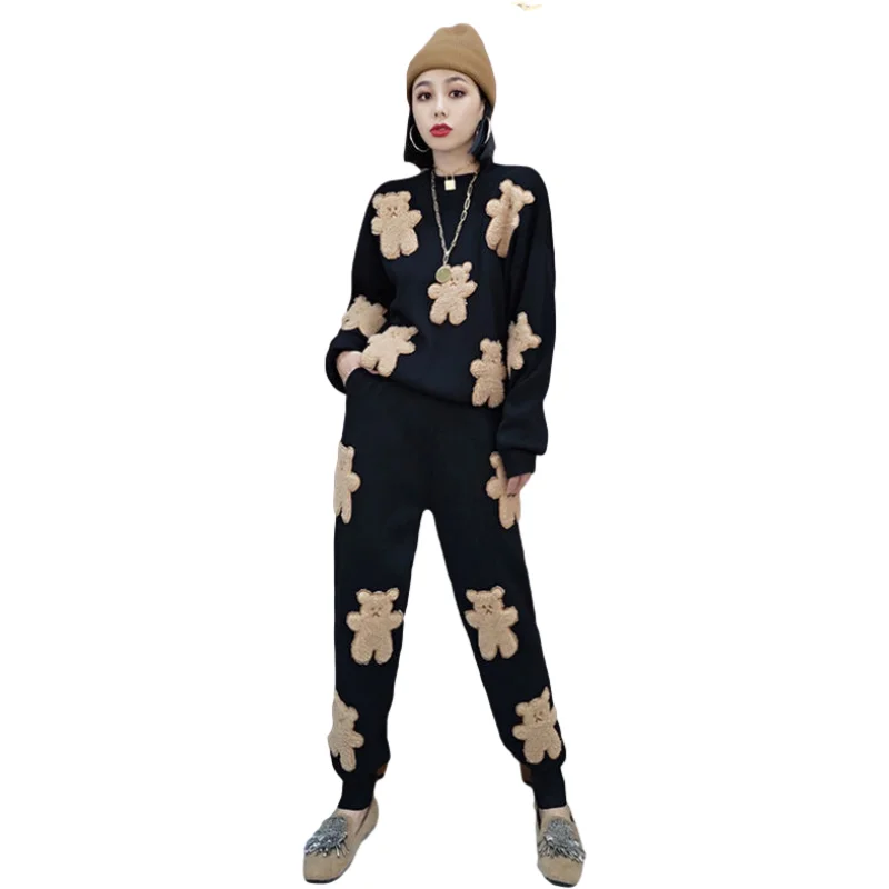 

Spring Autumn Women Fashion Long Sleeve Bear Patch Golden Velvet 2 Piece Sets + Casual Little Feet Pants Female Outfits H1300