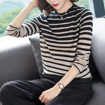 

Hot Sales Classic style Women's Knitted Cashmere Wool Sweater Black and white stripes Keep warm High-quality pullovers